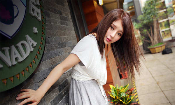 玉林想找一个女性生孩子给报酬-｛找个女人生孩子多少钱｝